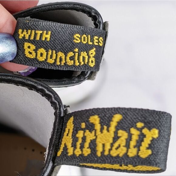 NWOT Dr. Martens 1460 Smooth Leather Lace Up Boots - Picture 9 of 12